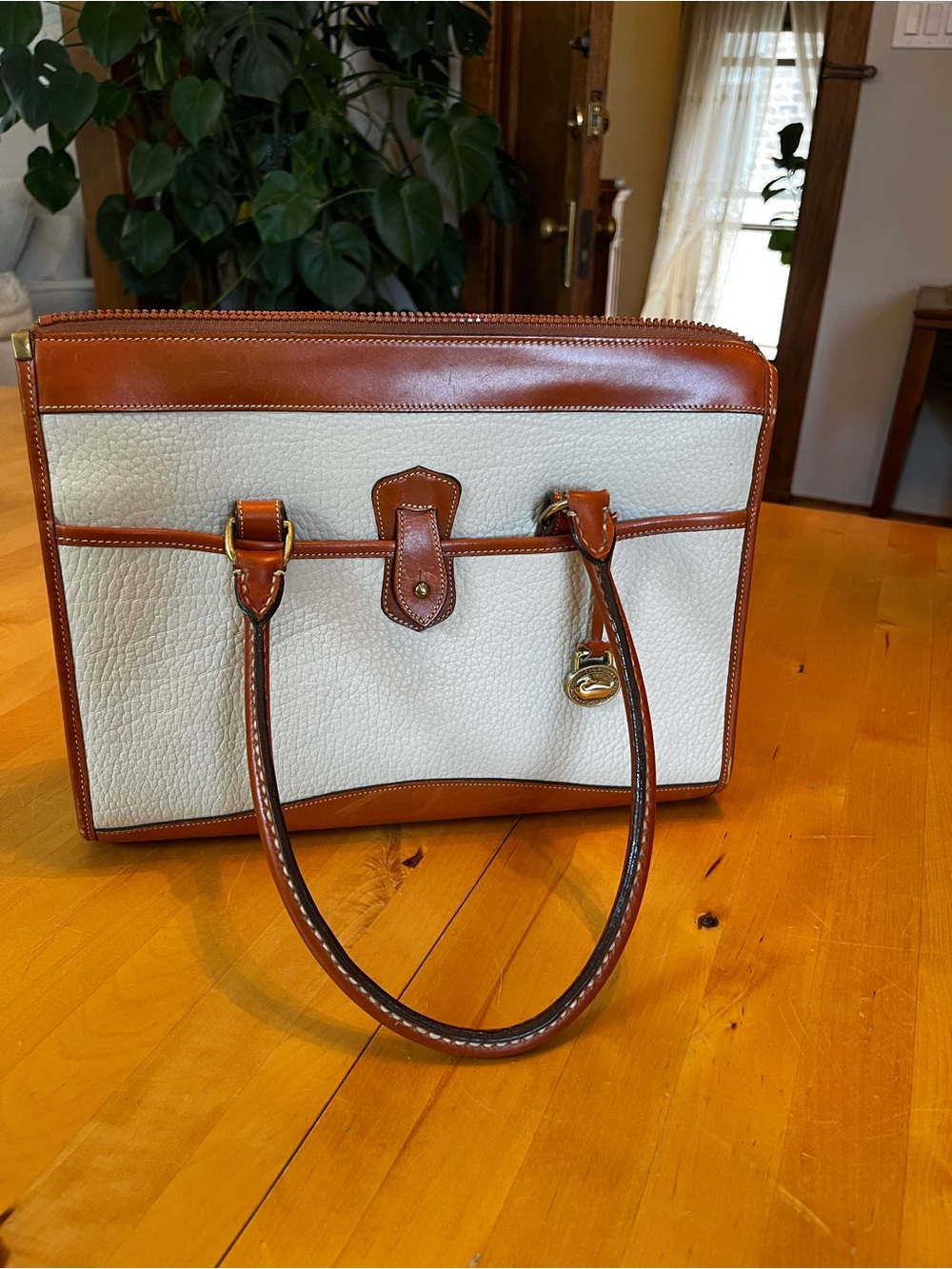 Dooney & Bourke | Vintage Cream and Brown Leather Satchel Tote